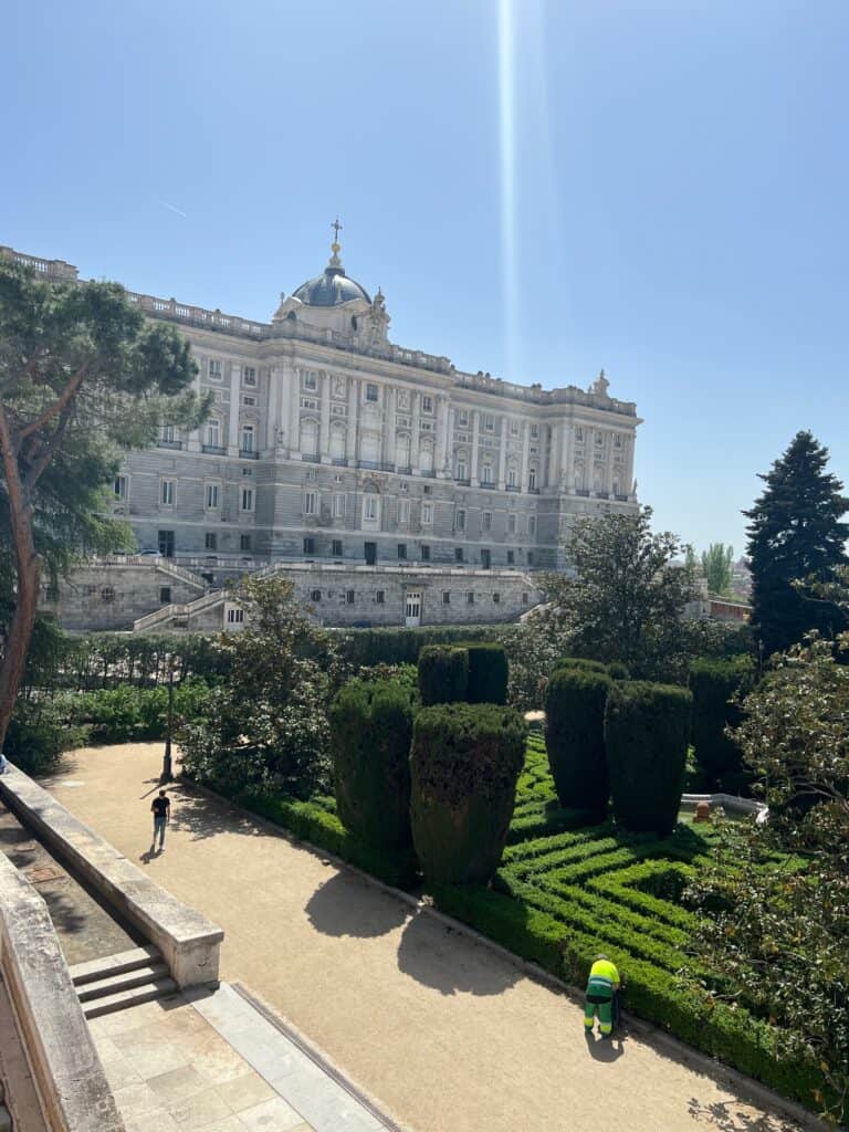 Jardines de Sabatini - 24 hours in madrid